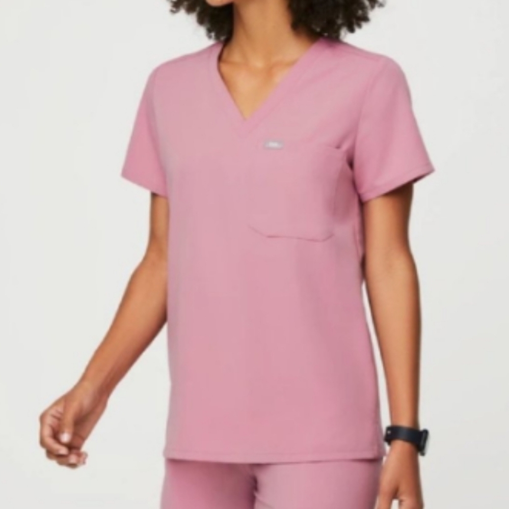 Women's Figs catarina scrub top in pink chalk